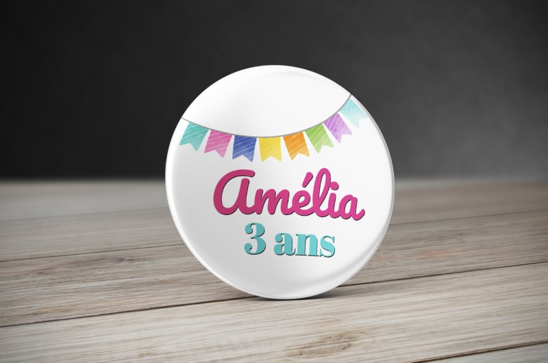 Badge Anniversaire personnalisé - Fanions.