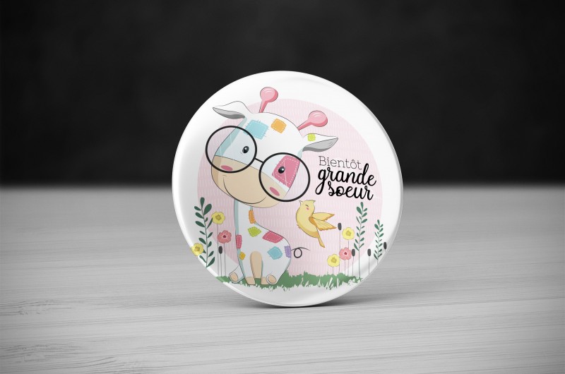 Badge Bientôt Grande Soeur Girafe