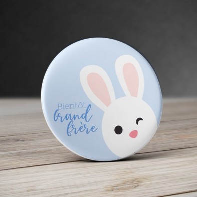 Badge Bientôt Grand Frère Lapin