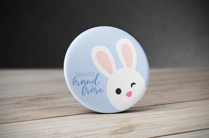 Badge Bientôt Grand Frère Lapin